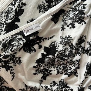 Goosebumps Shop Adult Swaddle